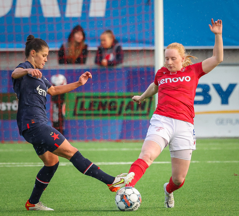 Myndaveisla: Naumt tap hjá Val gegn Slavia Prag
