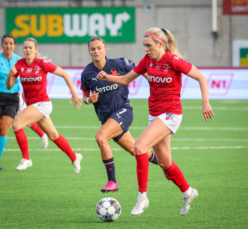 Myndaveisla: Naumt tap hjá Val gegn Slavia Prag