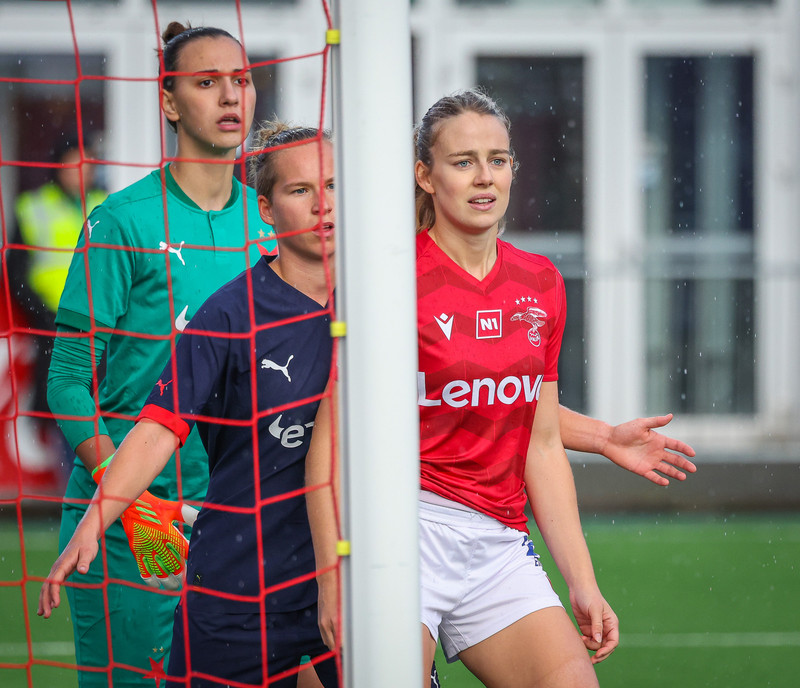Myndaveisla: Naumt tap hjá Val gegn Slavia Prag