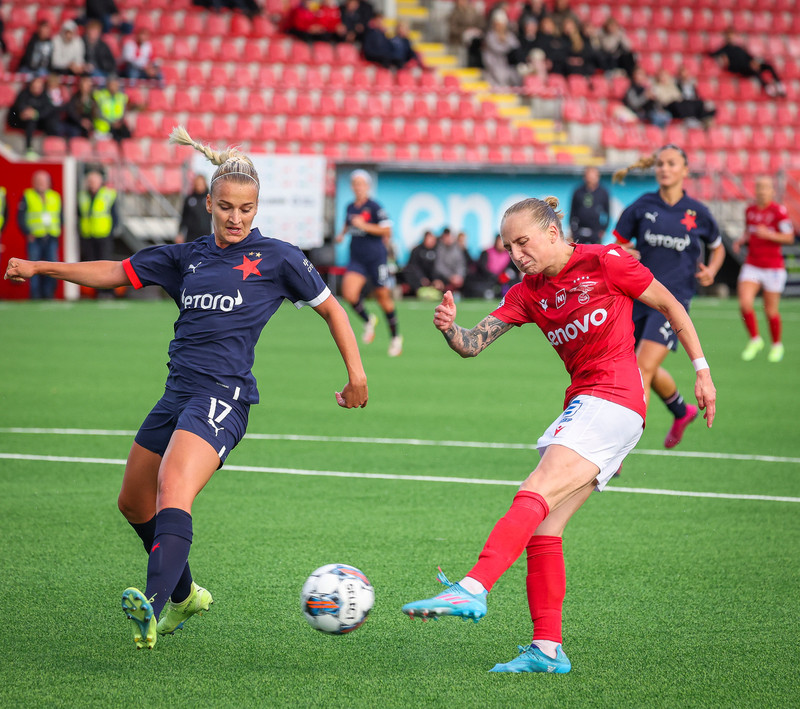 Myndaveisla: Naumt tap hjá Val gegn Slavia Prag