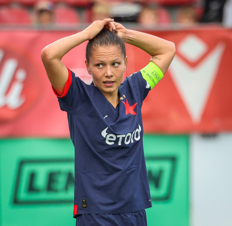 Myndaveisla: Naumt tap hjá Val gegn Slavia Prag