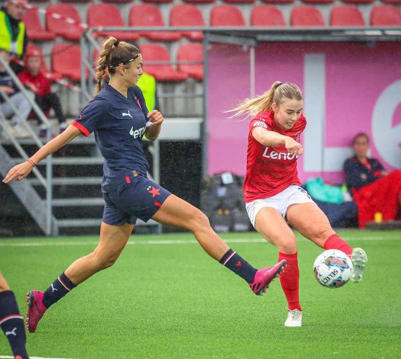 Myndaveisla: Naumt tap hjá Val gegn Slavia Prag