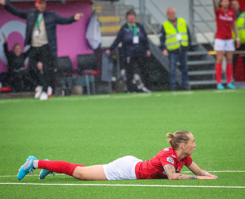 Myndaveisla: Naumt tap hjá Val gegn Slavia Prag