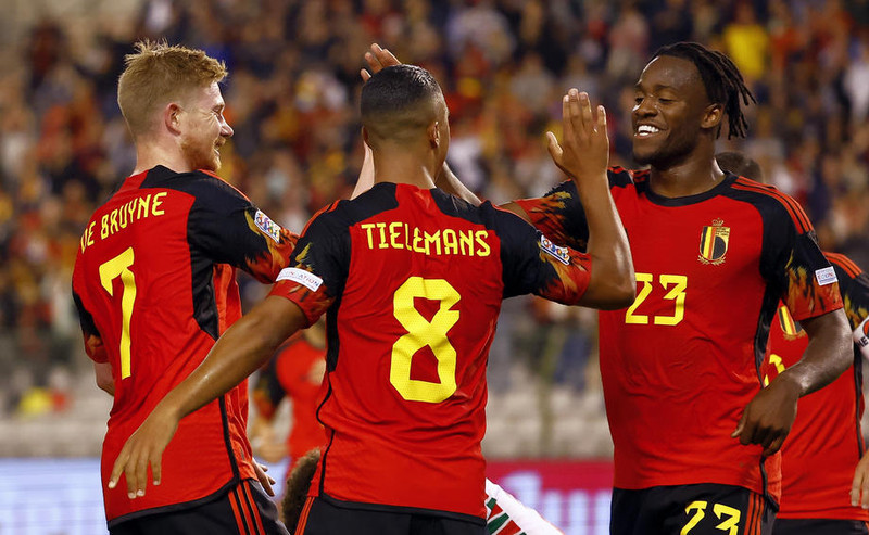 Kevin de Bruyne og Michy Batshuayi skoruðu og lögðu upp