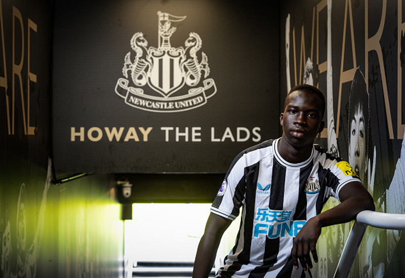 Garang Kuol, efnilegur Ástrali, var í byrjunarliði Newcastle.