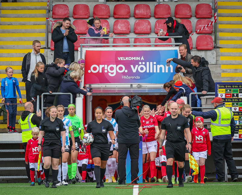 Myndaveisla: Valur fékk Íslandsmeistaraskjöldinn eftir jafntefli gegn Selfossi