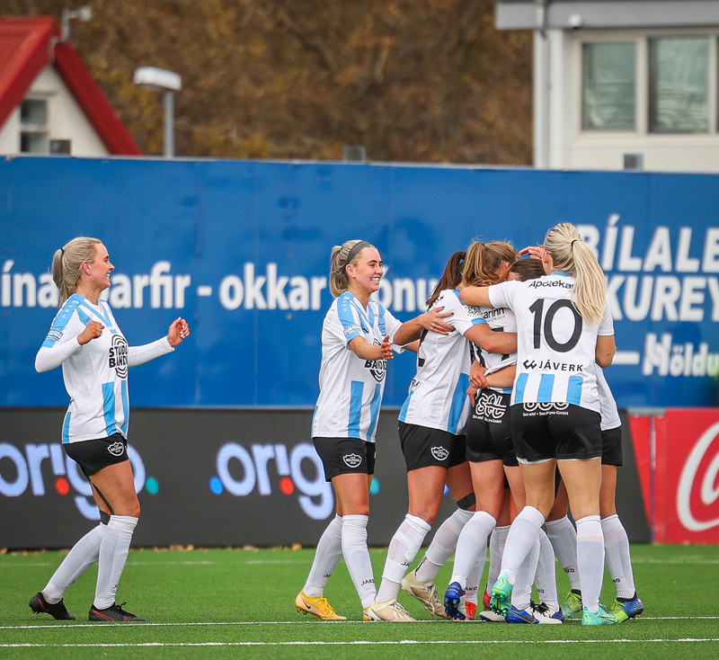 Myndaveisla: Valur fékk Íslandsmeistaraskjöldinn eftir jafntefli gegn Selfossi