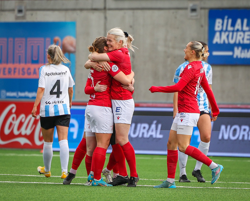 Myndaveisla: Valur fékk Íslandsmeistaraskjöldinn eftir jafntefli gegn Selfossi