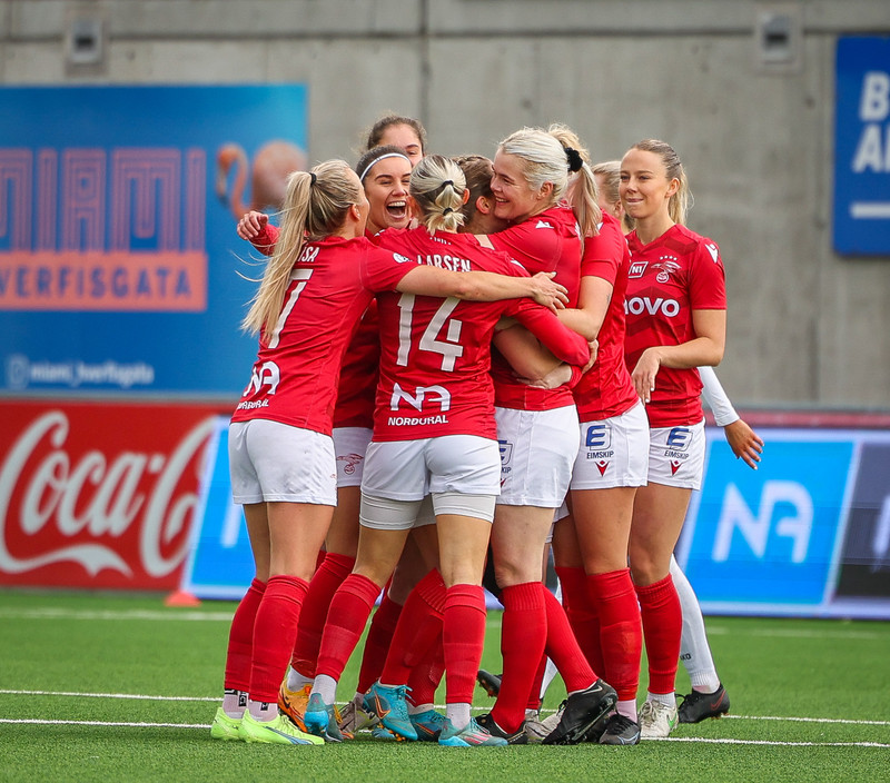 Myndaveisla: Valur fékk Íslandsmeistaraskjöldinn eftir jafntefli gegn Selfossi
