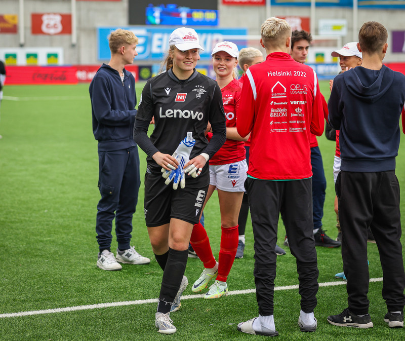Myndaveisla: Valur fékk Íslandsmeistaraskjöldinn eftir jafntefli gegn Selfossi