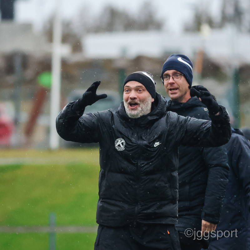 Það er spurning hvort þessi svipur hafi fengið að láta sjá sig hjá Ómari í dag þegar lokaflautið gall