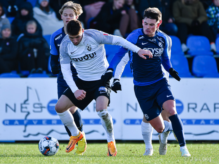 Úr leik FH og Keflavíkur