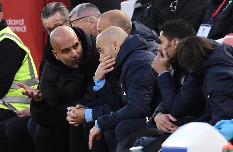 Guardiola: Áhorfendur reyndu að kasta hlutum í mig