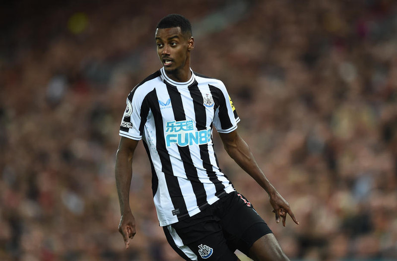 Isak er ekki með Newcastle vegna meiðsla.