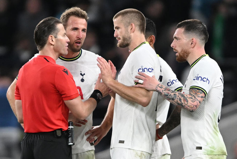 Byrjunarliðin í enska: Sama lið hjá Spurs - Iversen í markinu hjá Leicester