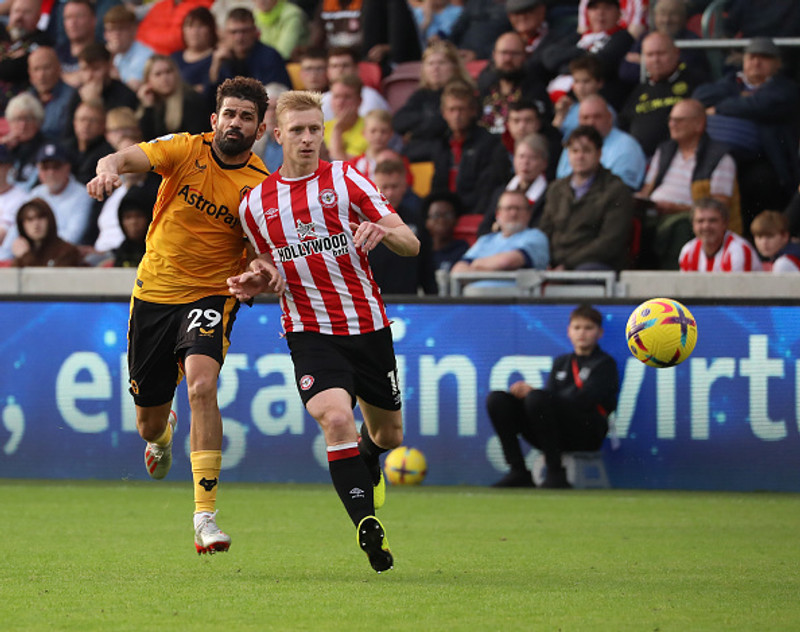 <b>Varnarmaður: Ben Mee (Brentford)</b> - Skoraði í 1-1 jafntefli gegn Wolves.