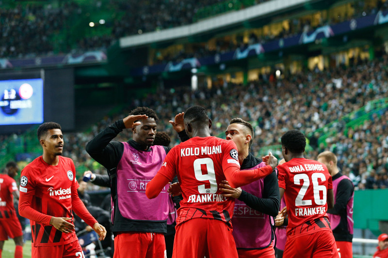 Eintracht Frankfurt fylgir Tottenham upp úr D-riðlinum