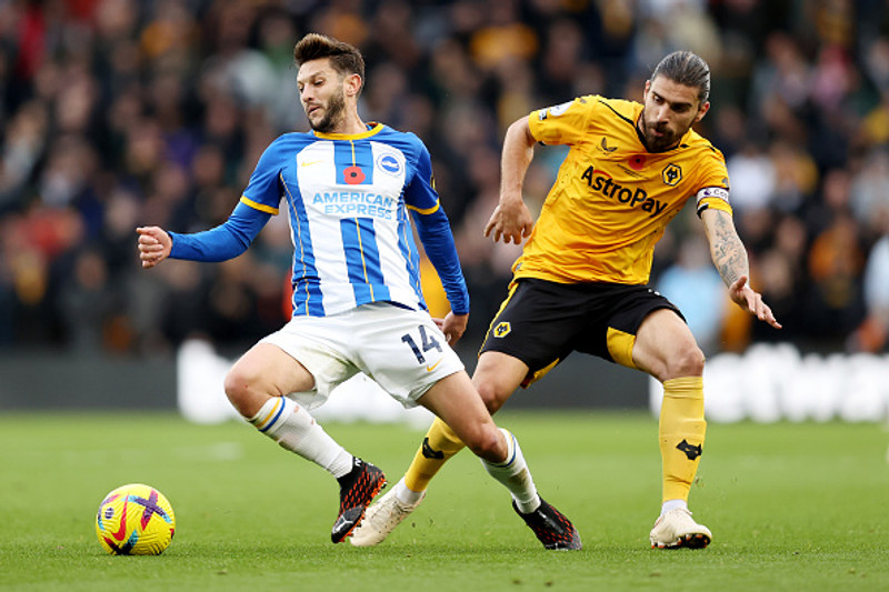 <b>Miðjumaður: Adam Lallana (Brighton)</b> - Skoraði og átti glæsilega frammistöðu í sigri Brighton gegn Úlfunum.