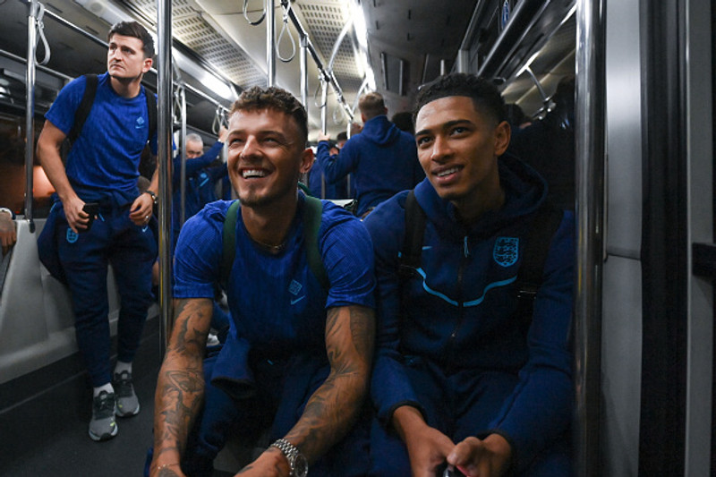 Myndir: England mætti til Katar í gær