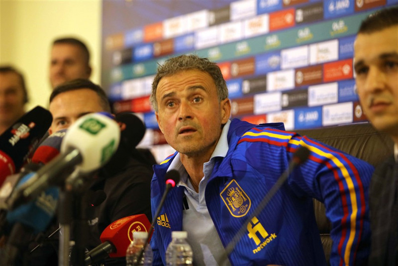 Luis Enrique tekur við.