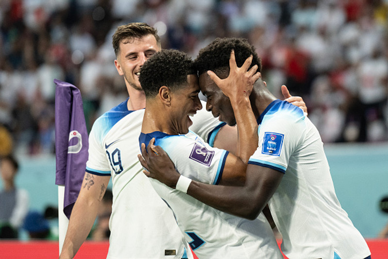 Bukayo Saka kemur aftur inn í lið Englands