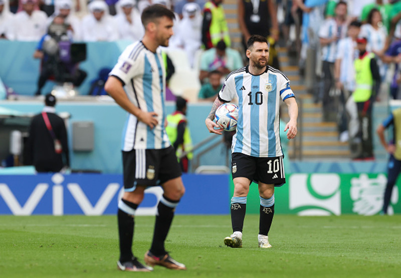 Mexíkóar létu finna fyrir sér gegn slökum Argentínumönnum í fyrri hálfleik