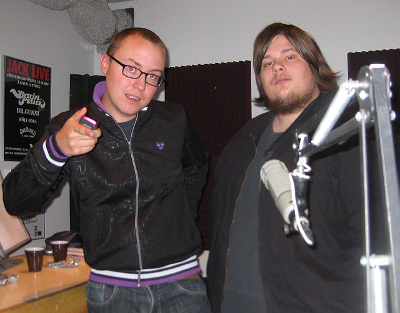 Elvar Geir og Tómas Þór Þórðarson við stjórn útvarpsþáttarins árið 2010.