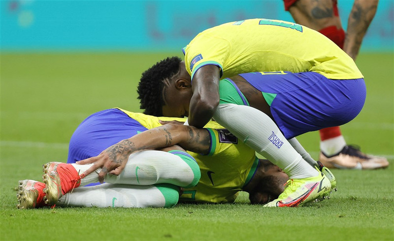 Neymar ekki með á æfingu og missir líklega af leiknum gegn Haítí