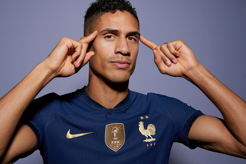 Varane leggur skóna á hilluna (Staðfest)