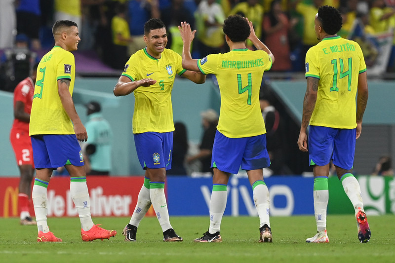 Neymar: Casemiro hefur lengi verið besti miðjumaður heims