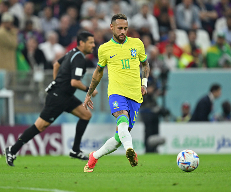 Neymar byrjar að æfa í dag