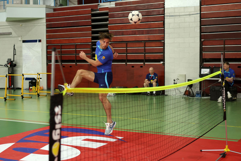 Grealish í skallatennis.