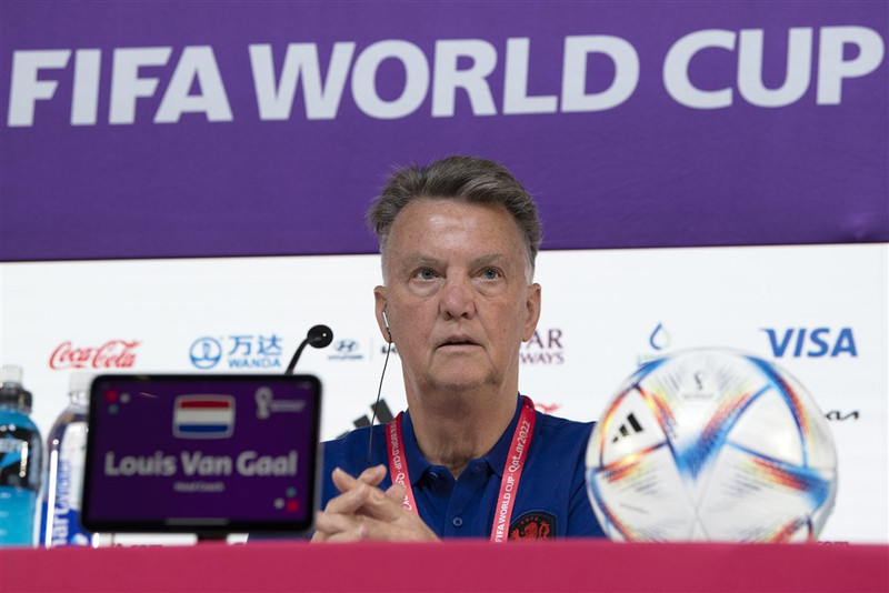 Van Gaal á fréttamannafundi..