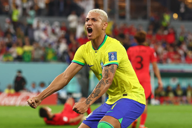 Richarlison með tvö mörk sem gera tilkall í mark mótsins - Hvort er betra?
