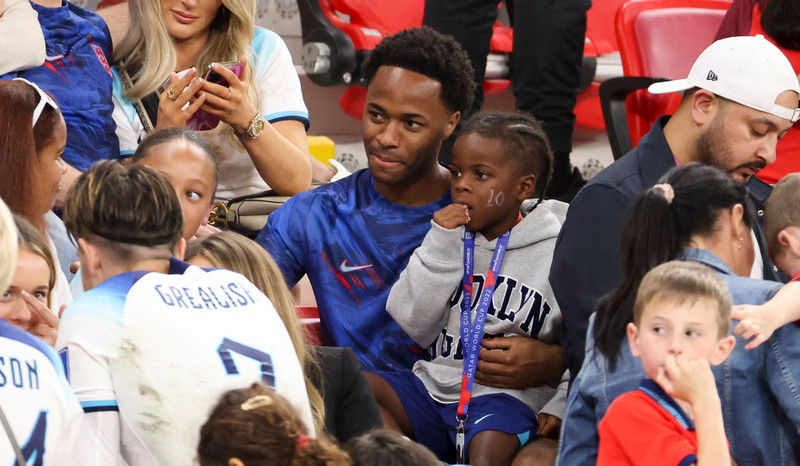 Raheem Sterling með fjölskyldu sinni.