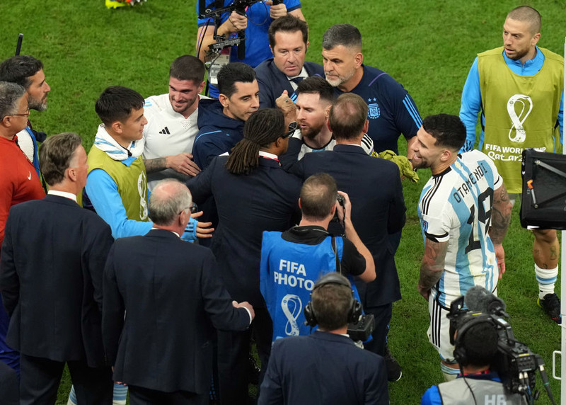 Messi lét Van Gaal heyra það