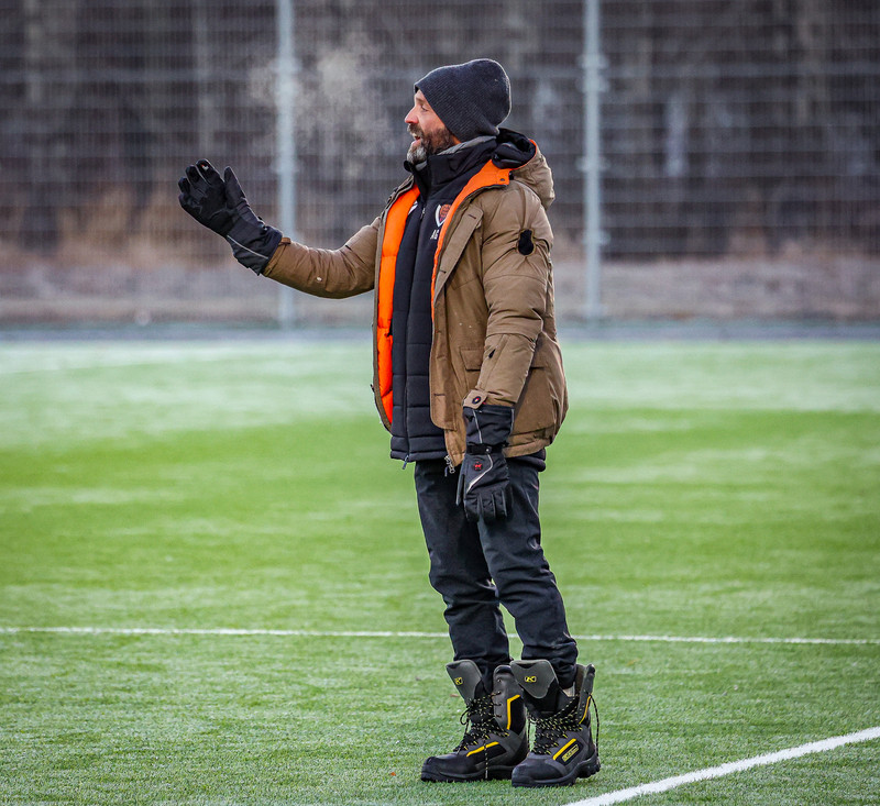 Arnar Gunnlaugsson segir að eftir frammistöðu Víkings í kvöld þá verði skoðað það að styrkja leikmannahópinn.