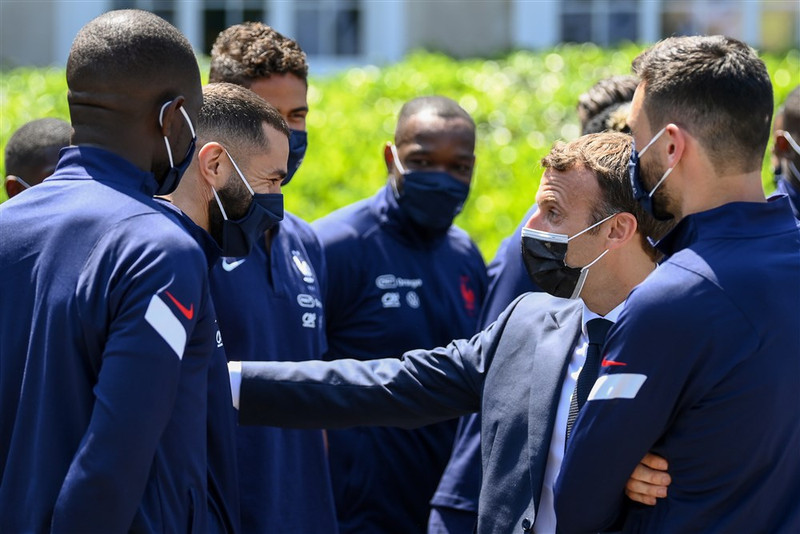 Karim Benzema og Emmanuel Macron á góðri stundu