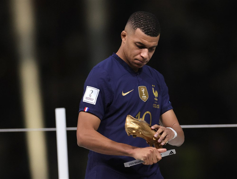 Mbappe með gullskóinn.