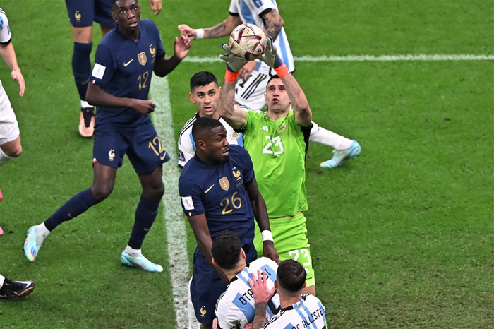 Marcus Thuram í baráttunni