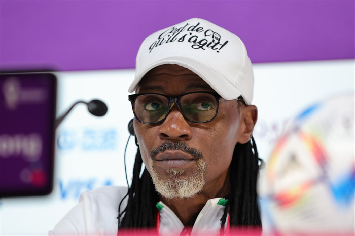 Rigobert Song er þjálfari Kamerún en hann sendi Onana heim af HM