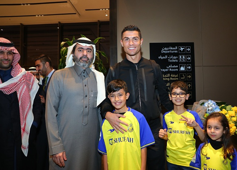 Ronaldo fékk góðar móttökur á flugvellinum í Ríad í Sádi-Arabíu.