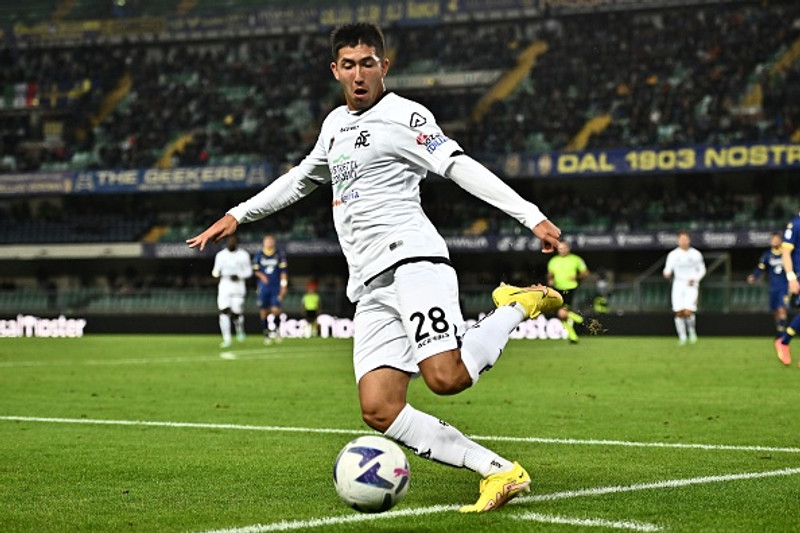 Mikael lék sína fyrstu leiki í Serie A tímabilið 2022/23 þegar hann var hjá Spezia.