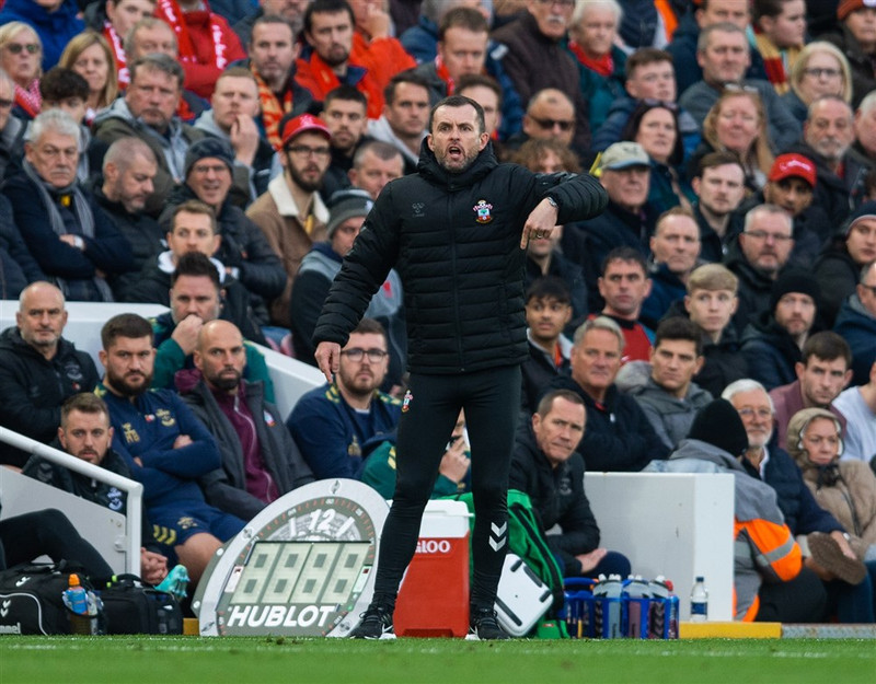 Hægt væri að gefa út bók með athyglisverðum ummælum Nathan Jones á meðan hann var stjóri Southampton.