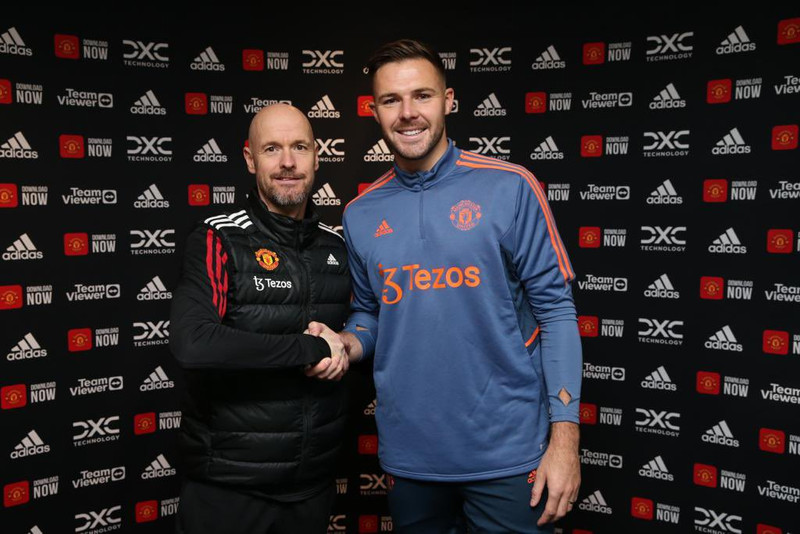 Butland með Erik ten Hag, stjóra Man Utd.