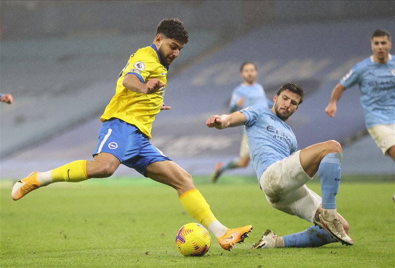 Reda Khadra í leik með Brighton