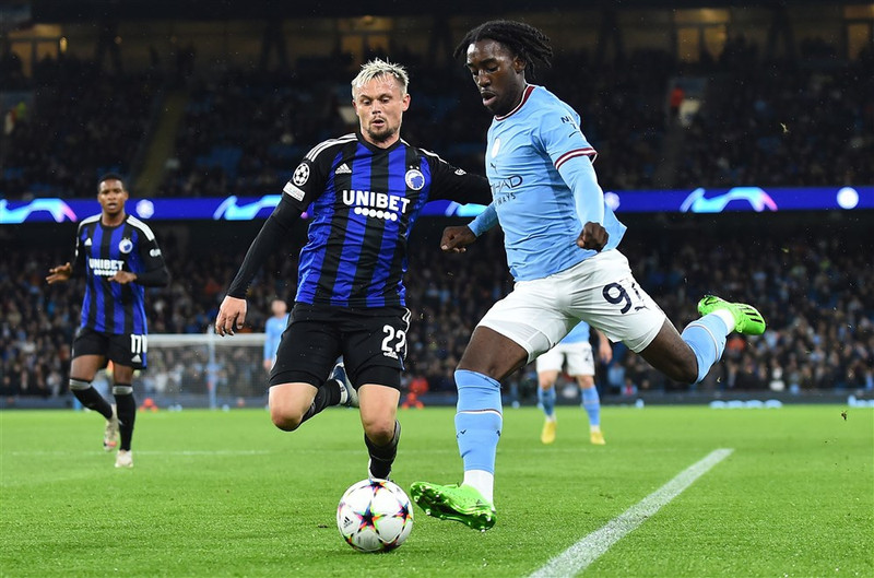 Ungur bakvörður Man City lánaður til Coventry (Staðfest)