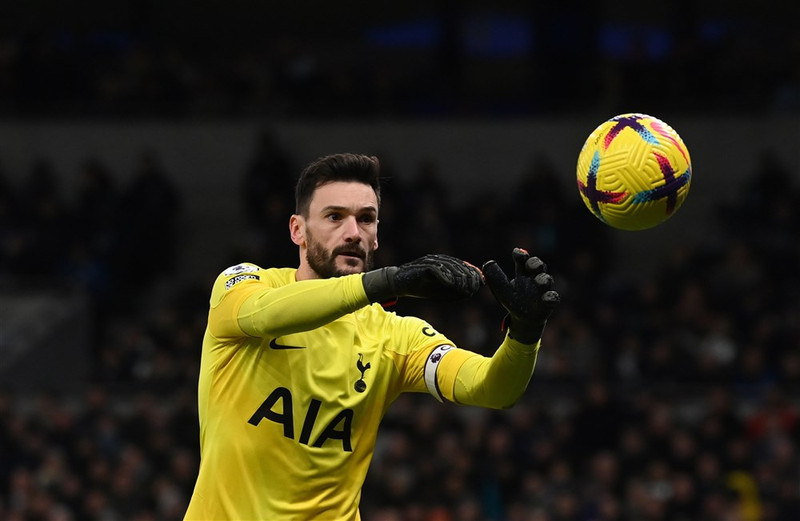 Lloris á leið burt?