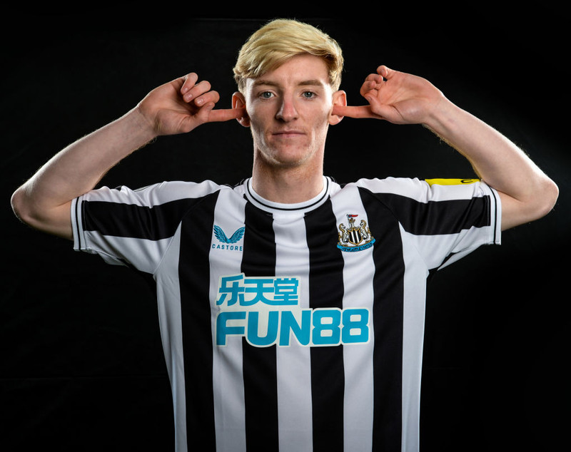 Gordon skoraði 7 mörk í 78 leikjum hjá Everton en er núna orðinn leikmaður Newcastle.