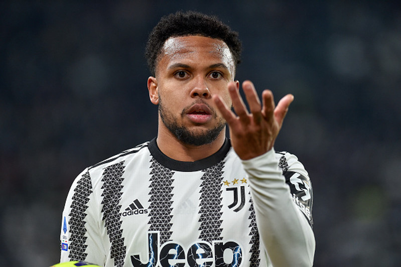 McKennie flýgur til Leeds í dag